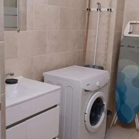 Near The Ocean Rua 5 De Outubro アパート *