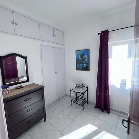 Near The Ocean Rua 5 De Outubro 公寓