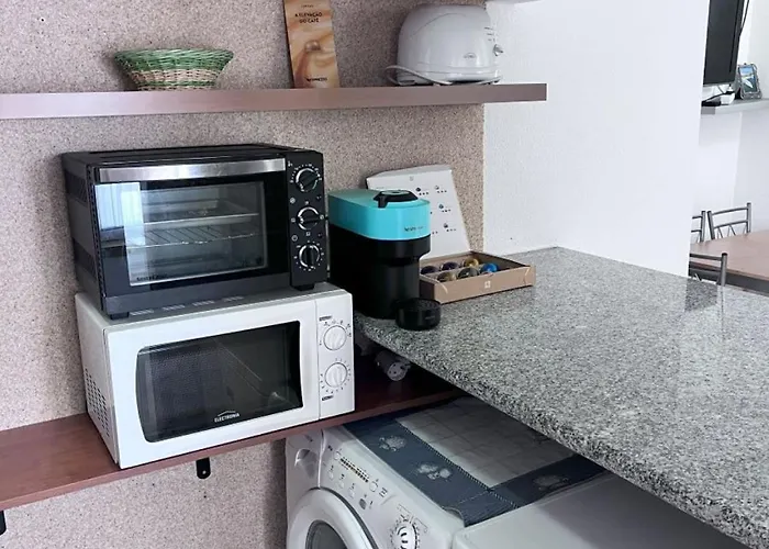 Near The Ocean Rua 5 De Outubro *