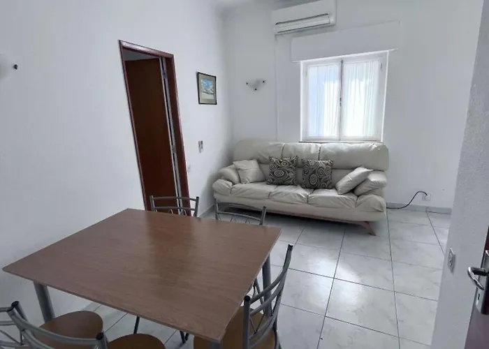 Near The Ocean Rua 5 De Outubro 阿尔布费拉