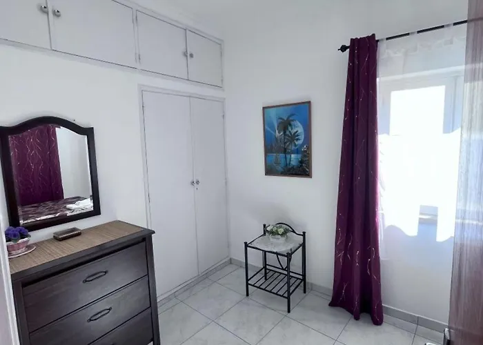 Near The Ocean Rua 5 De Outubro 公寓