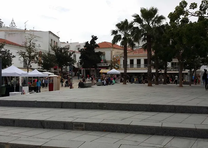 Near The Ocean Rua 5 De Outubro * 阿尔布费拉