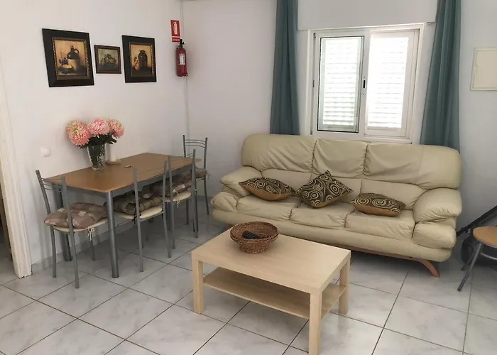 Near The Ocean Rua 5 De Outubro 公寓 *