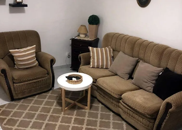 Near The Ocean Rua 5 De Outubro *