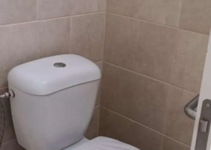 Near The Ocean Rua 5 De Outubro *