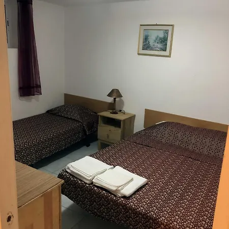 Near The Ocean Rua 5 De Outubro *